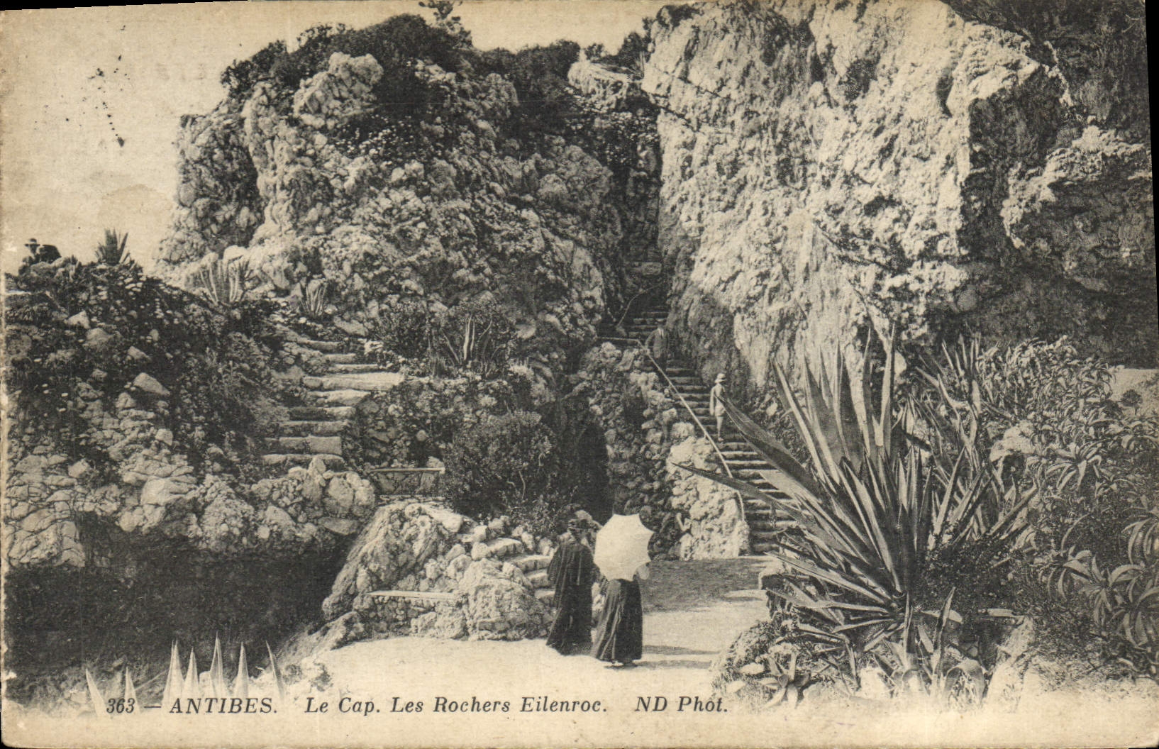 CPA Antibes Le Cap Les Rochers Eilenroc