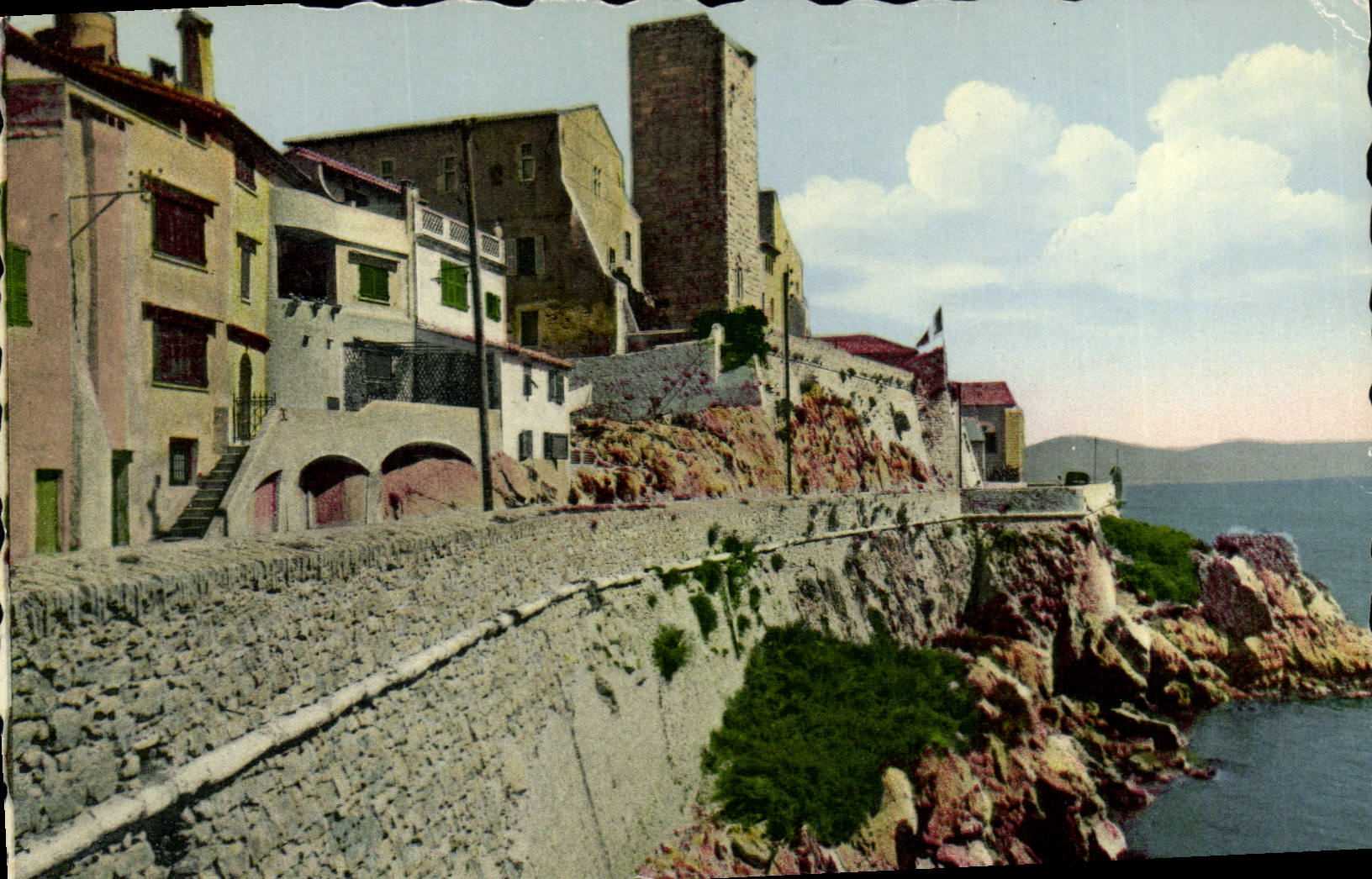 CPA Antibes Les Remparts