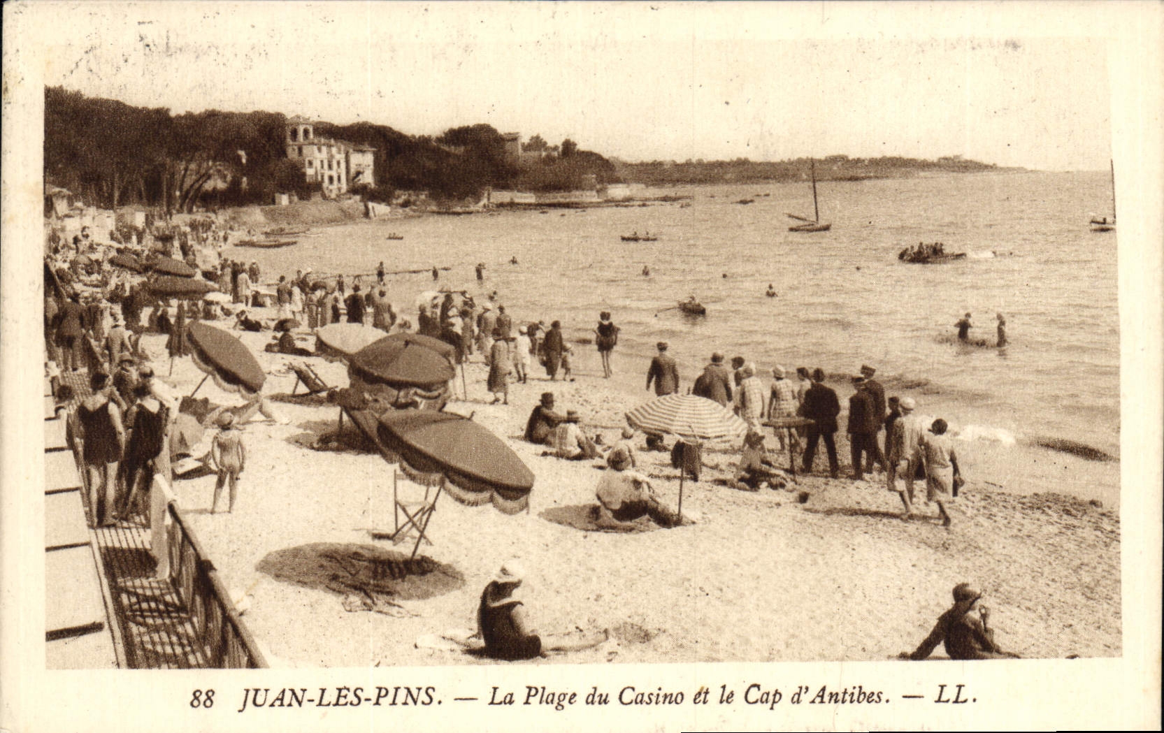 CPA Juan Les Pins La Plage Du Casino Et Le Cap D'Antibes