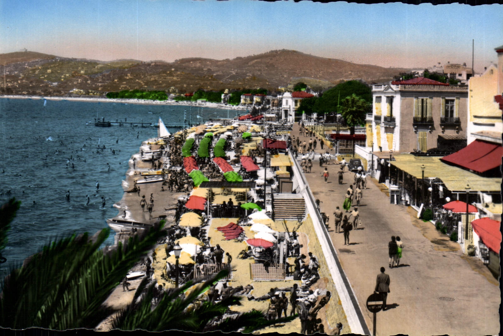 CPA Juan Les Pins Plage Et Promenade Du President Roosevelt