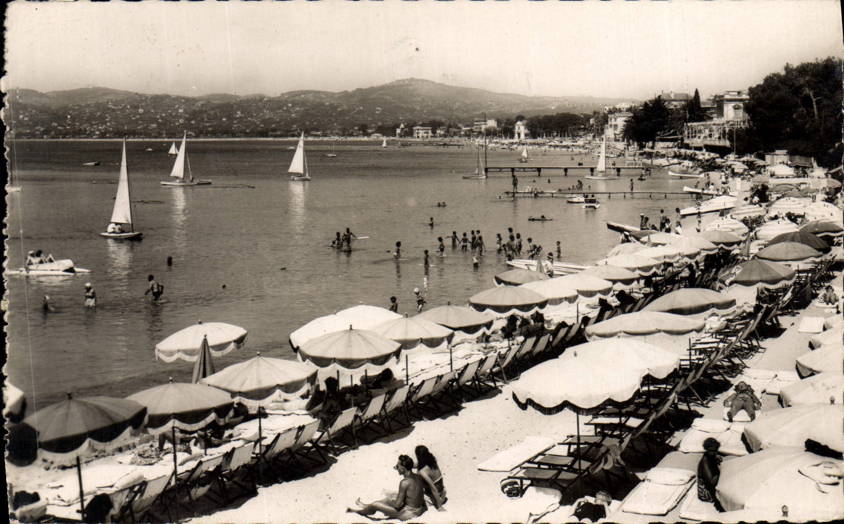CPA Juan Les Pins La Plage