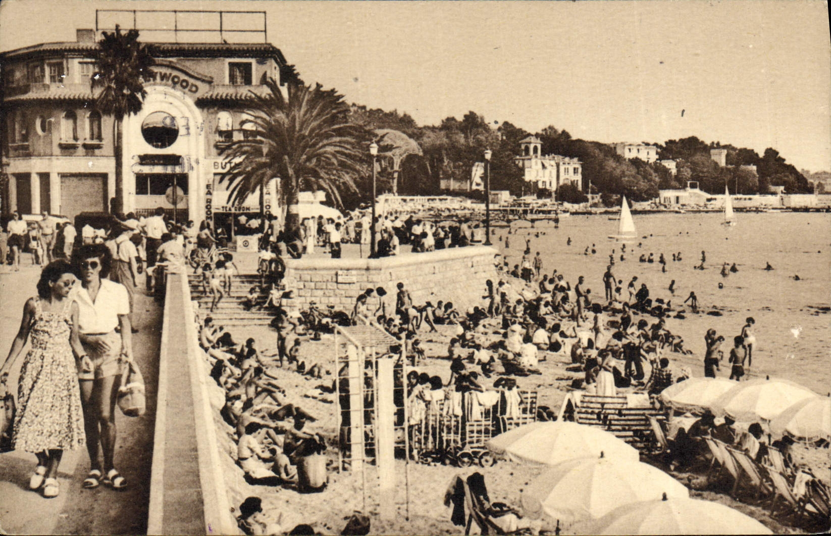 CPA Juan Les Pins La Plage