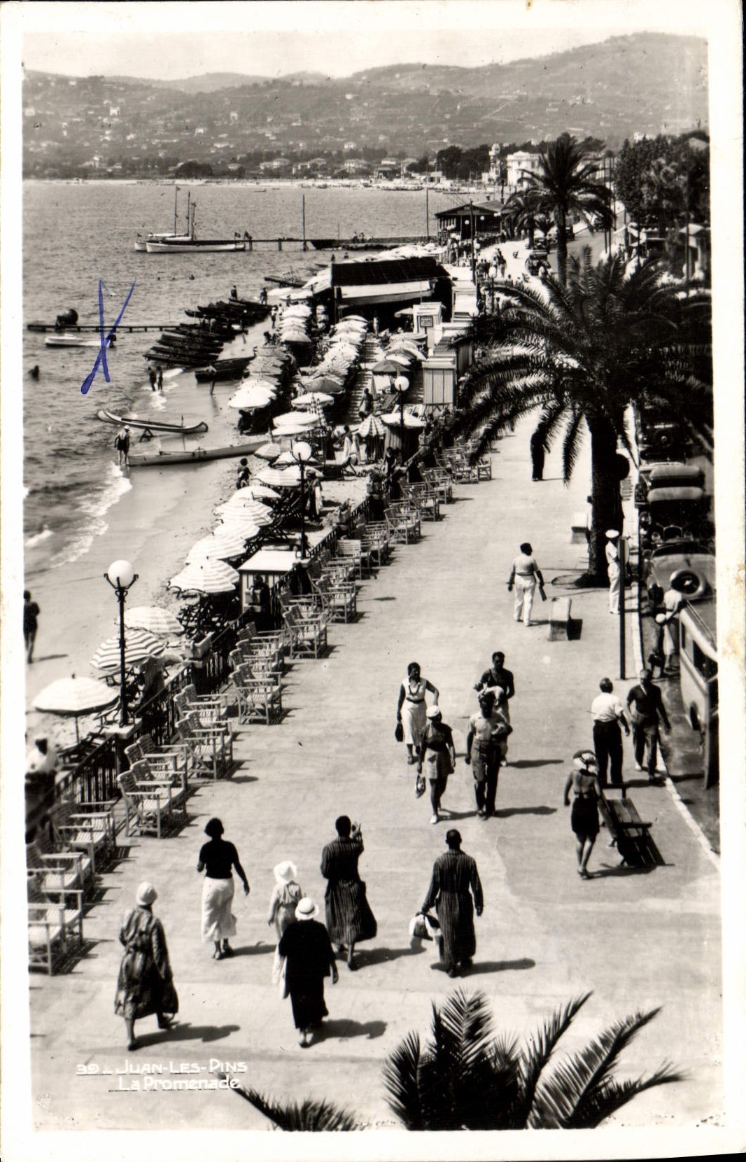 CPA Juan Les Pins La promenade
