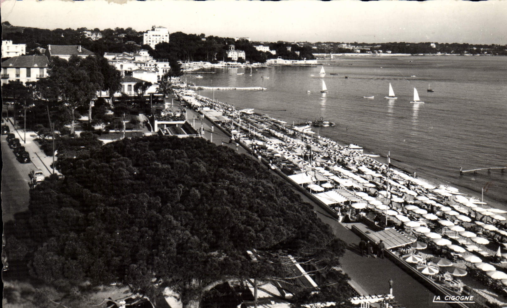CPA Juan Les Pins Vue Generale De La Plage