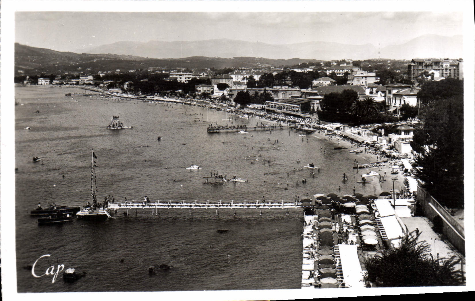 CPA Juan Les Pins Panorama De La Plage