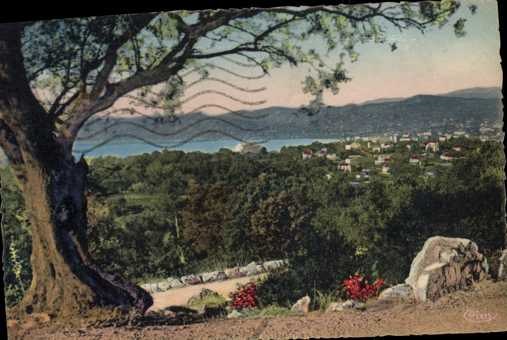 CPA Juan Les Pins Et Le Golfe Juan vus De La Garupe