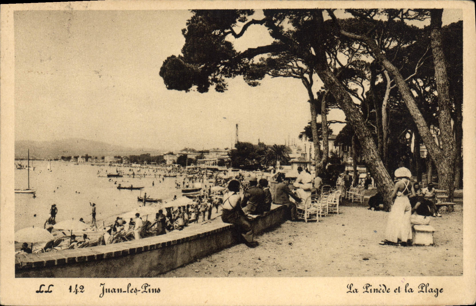 CPA Juan Les Pins La Pinede Et La Plage