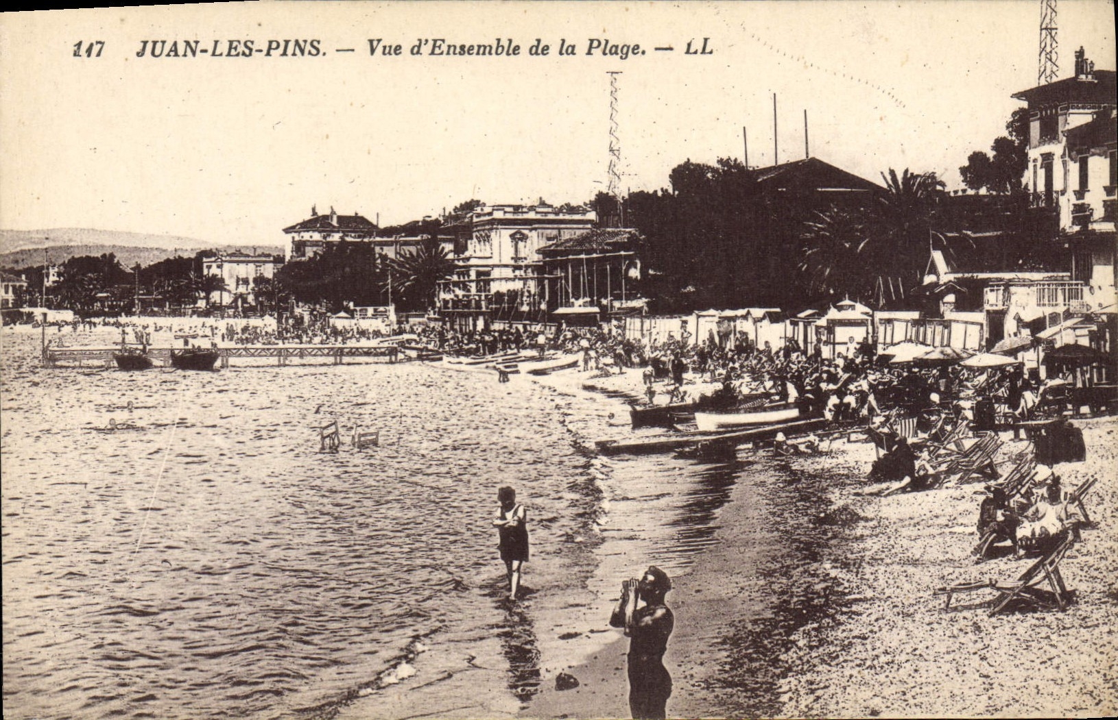 CPA Juan Les Pins Vue D'Ensemble De La Plage
