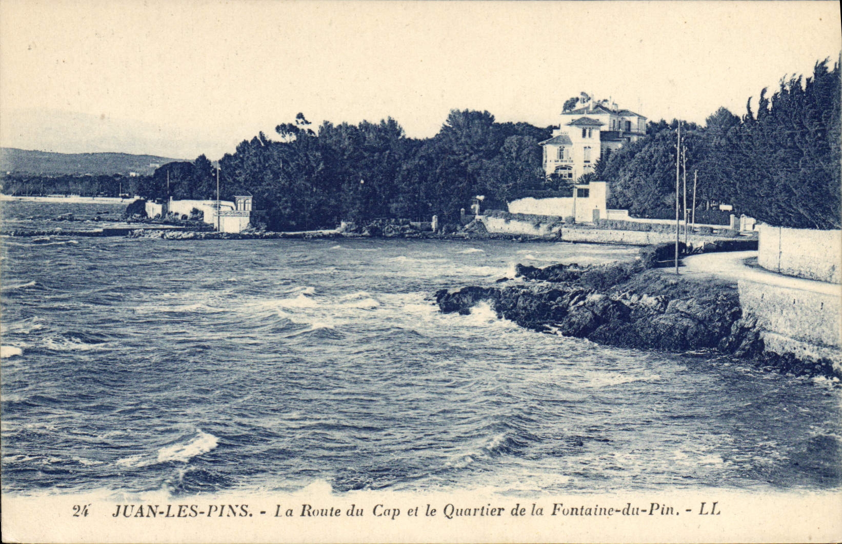 CPA Juan Les Pins La Route Du Cap Et Le Quartier De La Fontaine Du Pin