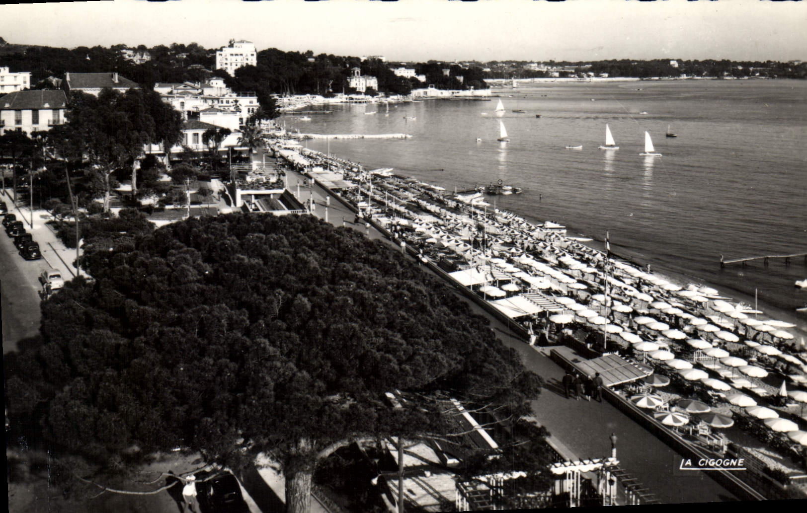 CPA Juan Les Pins Vue Generale De La Plage