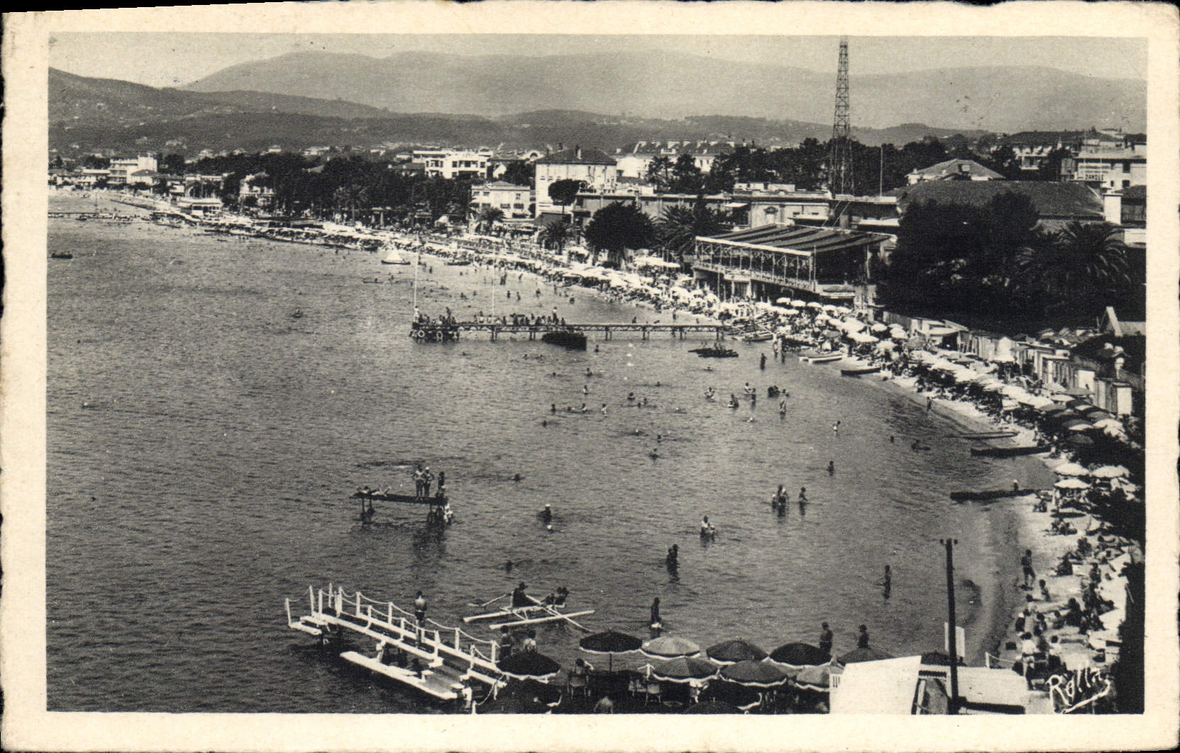 CPA Juan Les Pins Vue D'Ensemble De La Plage