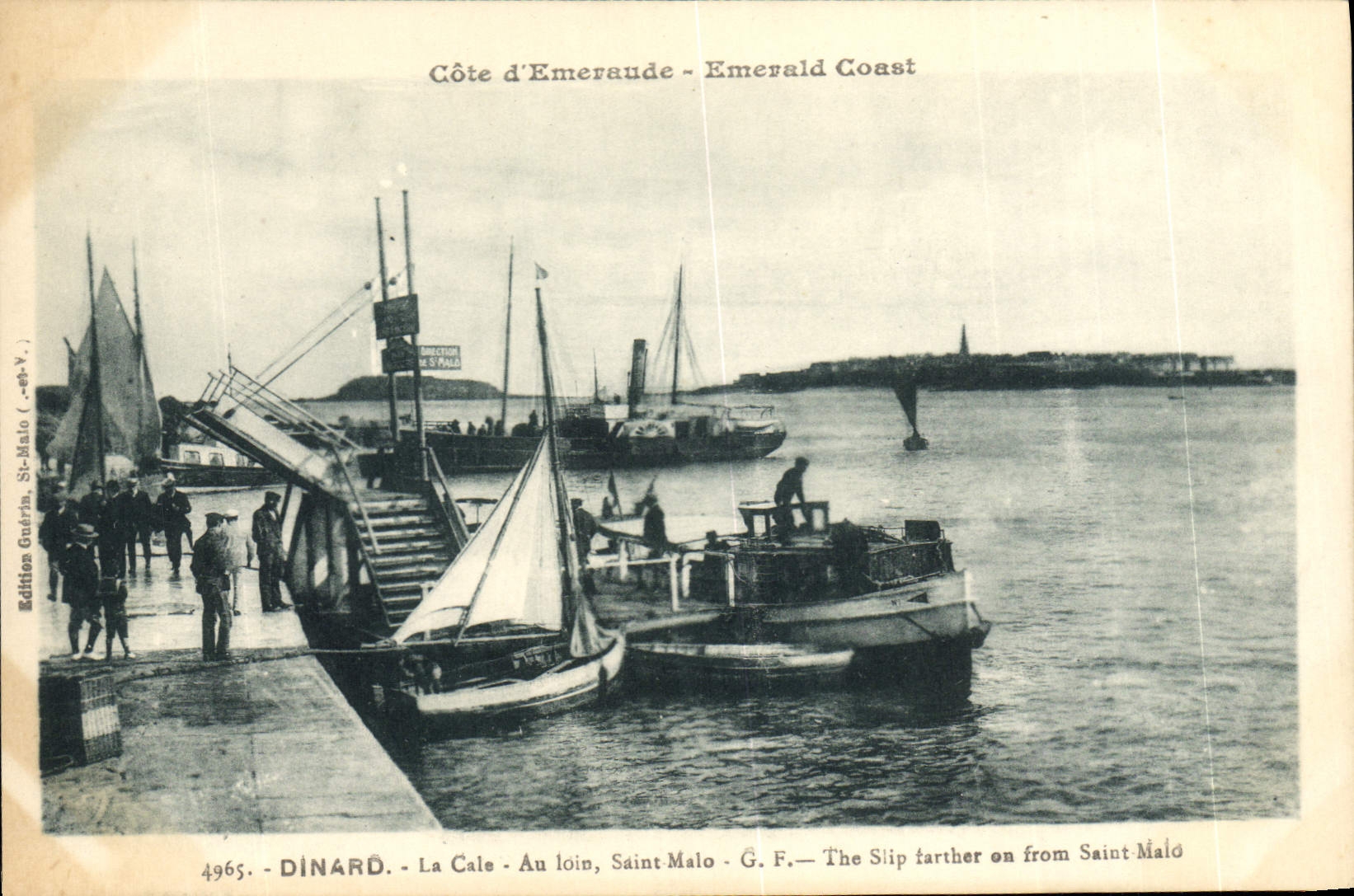 CPA Dinard La Cale Au Loin Saint Malo