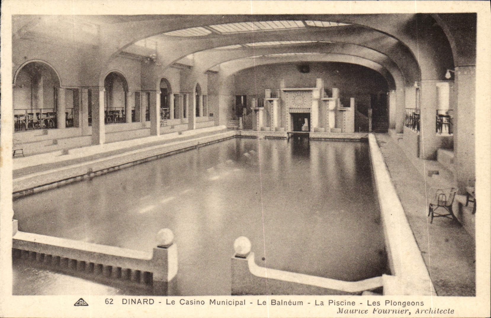 CPA Dinard Le Casino Municipal Le Balnéum La Piscine les plongeons
