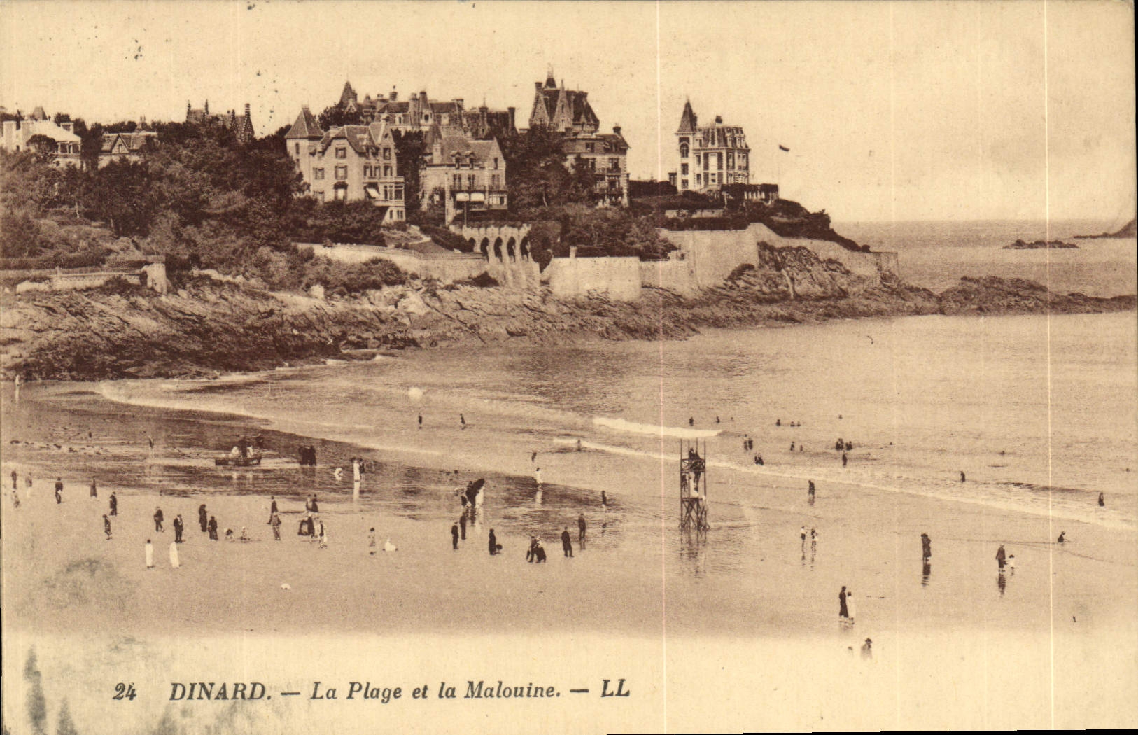 CPA Dinard La Plage Et La Malouine