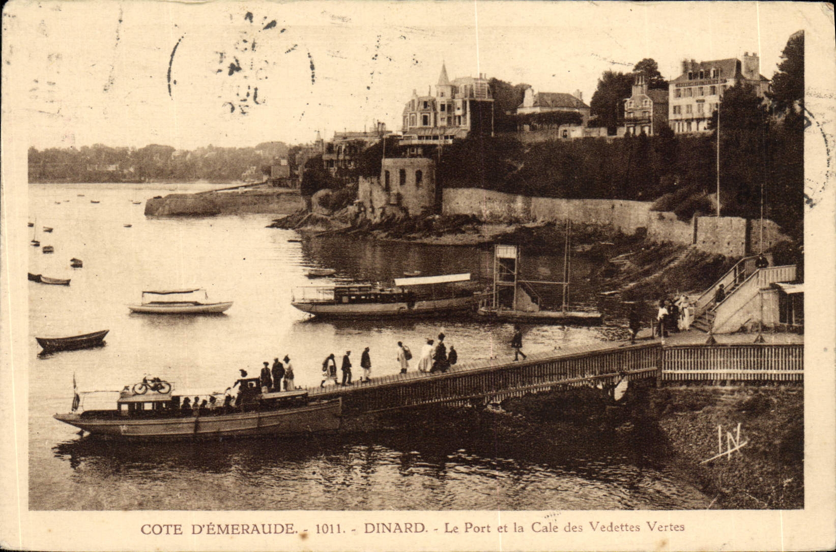 CPA Dinard Le Port Et La Cale Des Vedettes Vertes