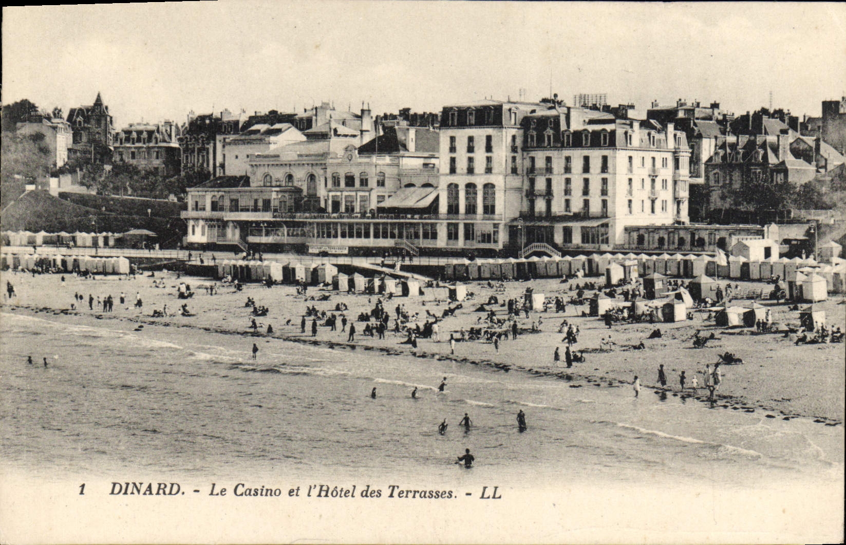CPA Dinard Le Casino Et I'Hotel Des Terrasses