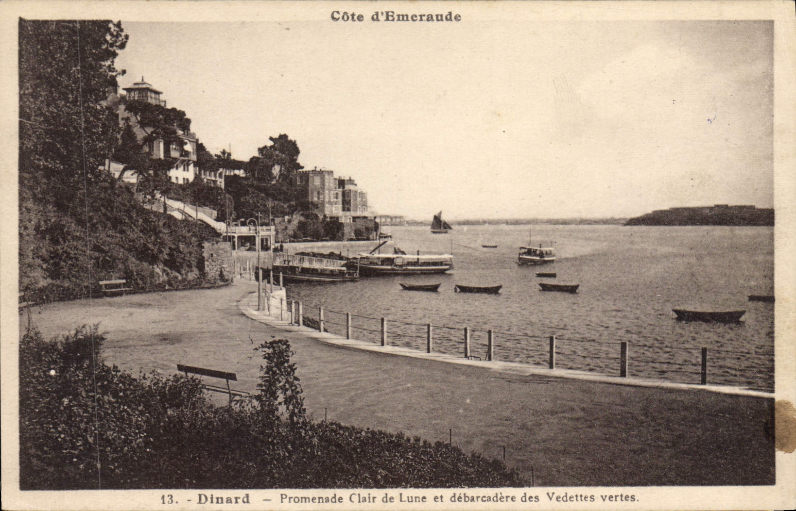 CPA Dinard Promenade Clair De Lune Et Debarcadere Des Vedettes Vertes