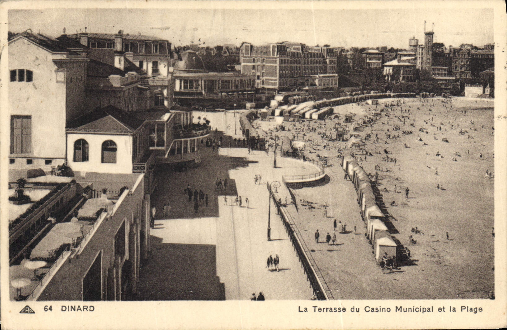 CPA Dinard La Terrasse Du Casino Municipal Et La Plage