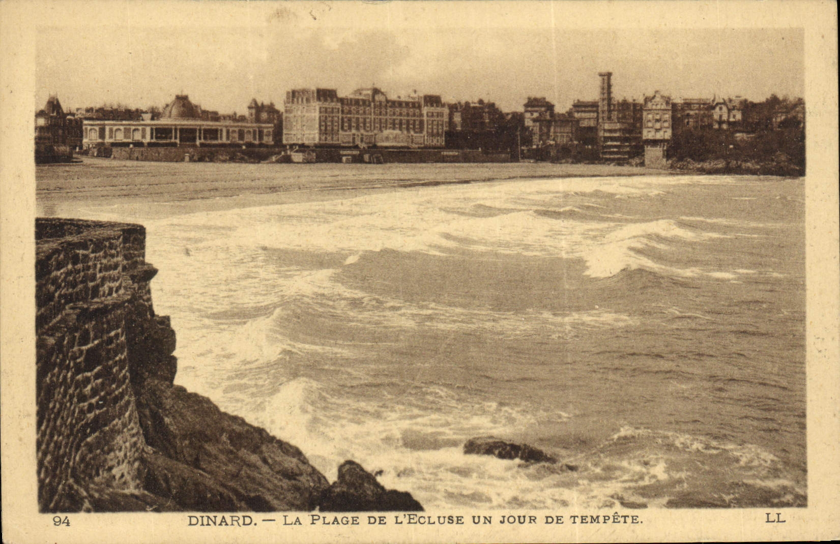 CPA Dinard La Plage De L'Ecluse Un Jour De Tempete