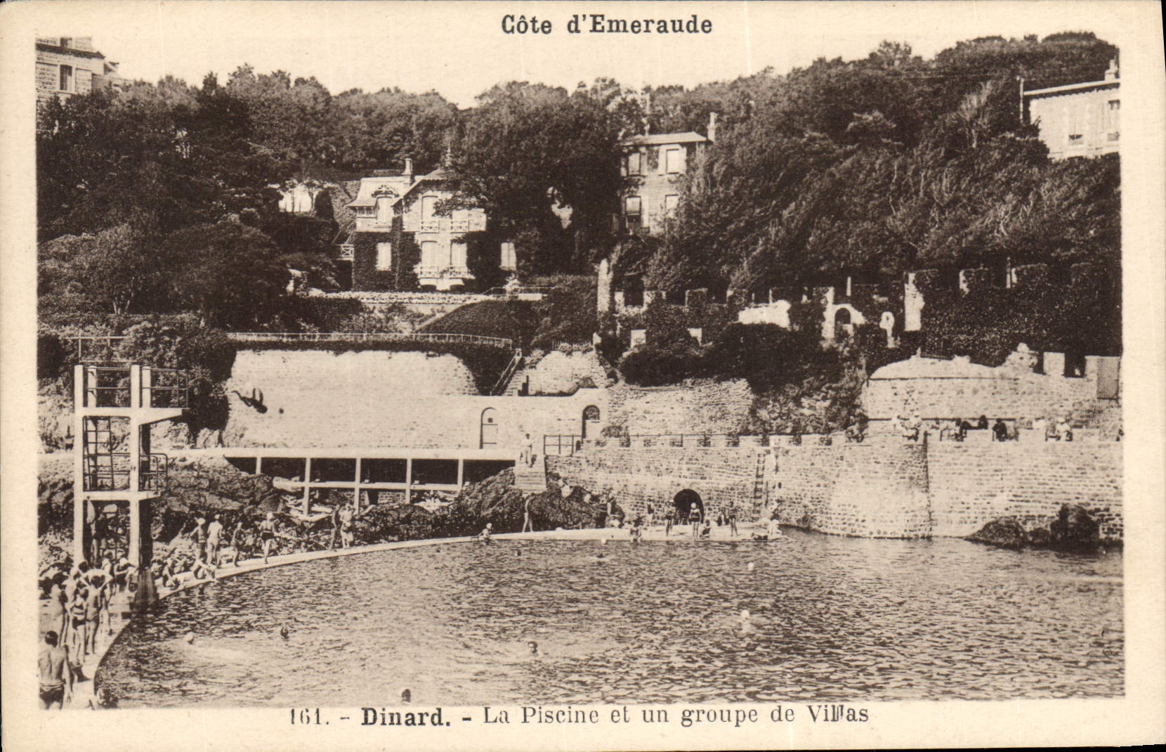 CPA Dinard La Piscine Et Un Groupe De Villas