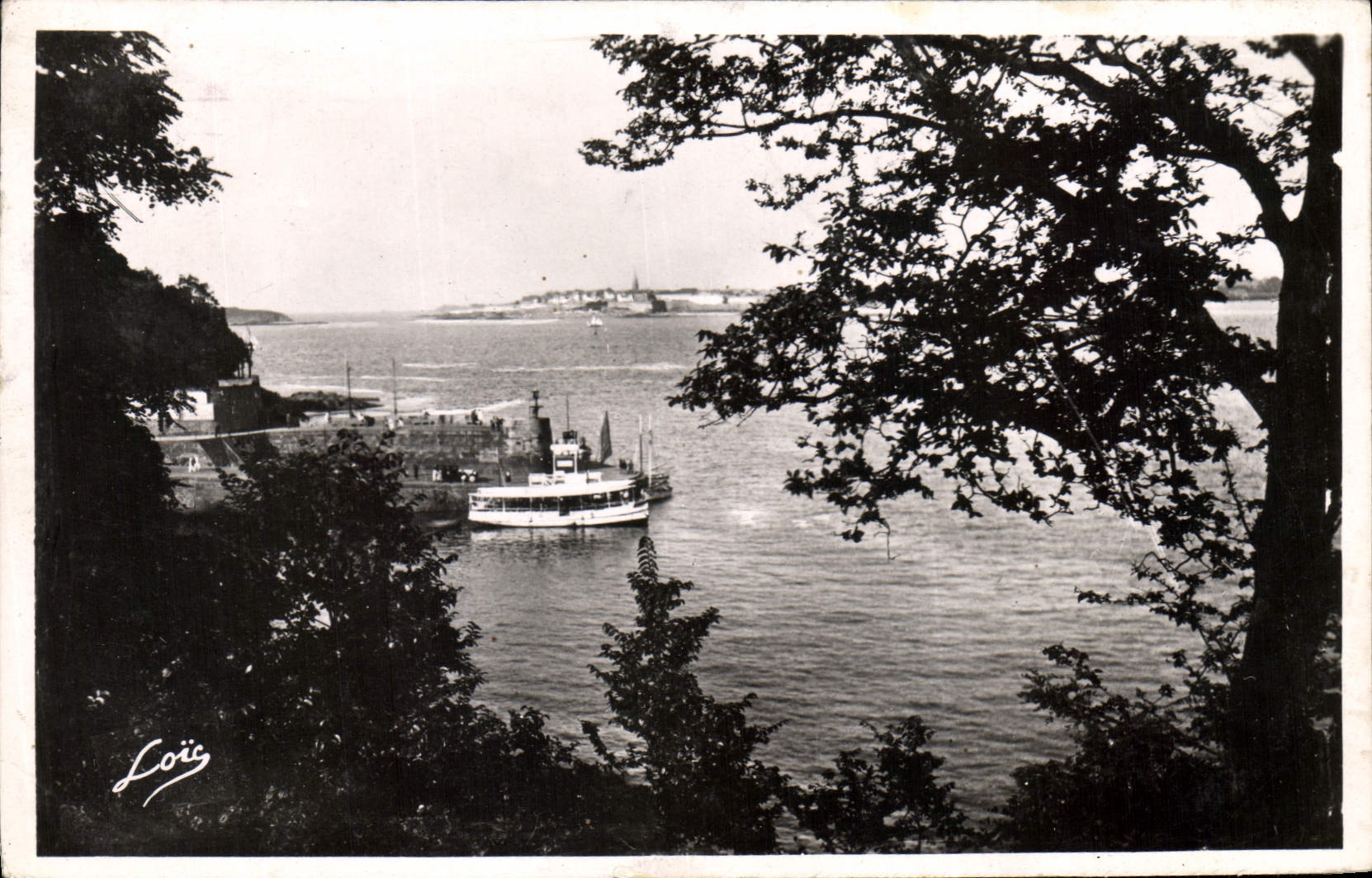 CPA Dinard L'Arrivee Et Debarcadere Des Vedettes