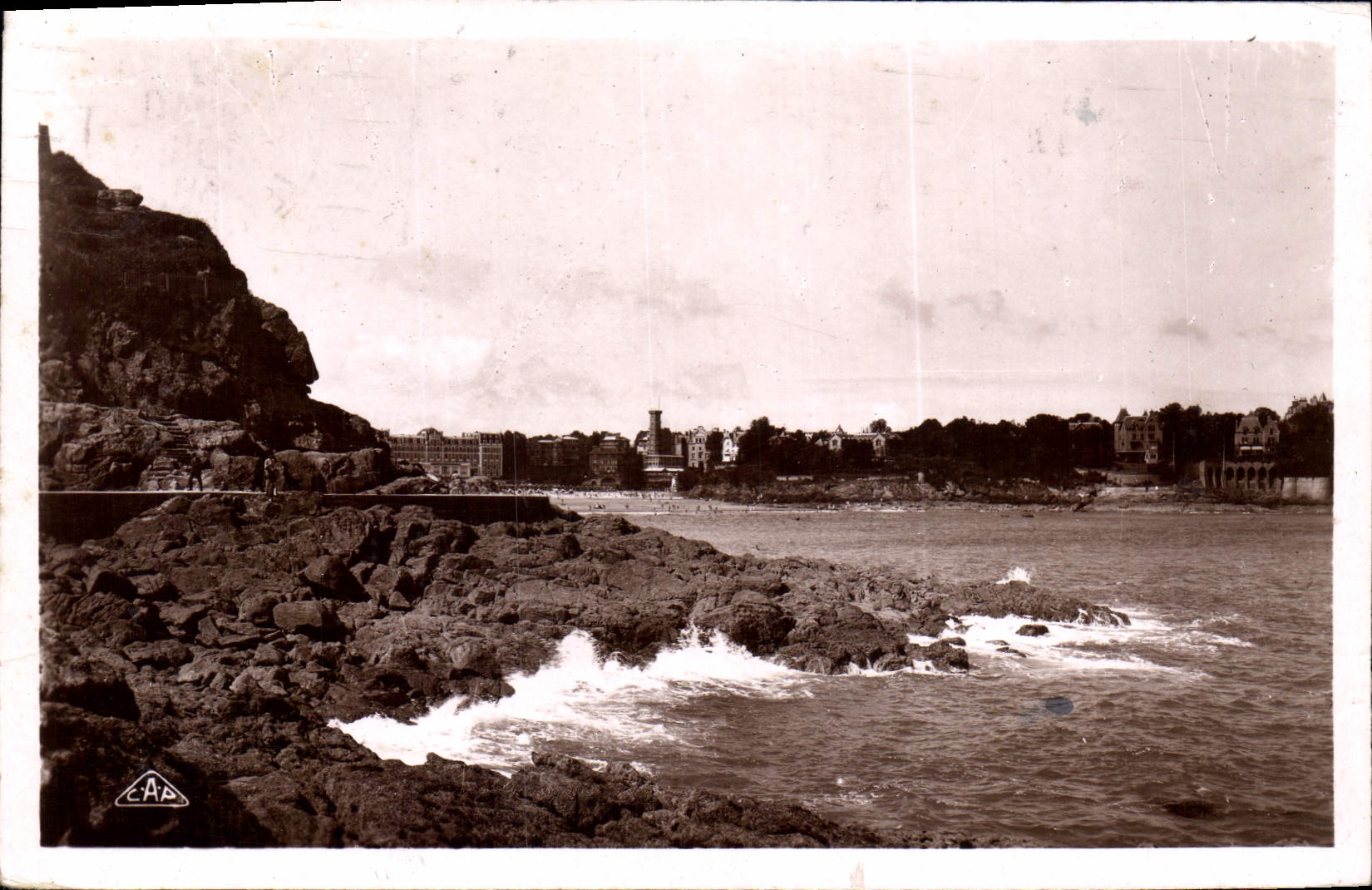 CPA Dinard Promenade Et Rochers Du Moulinet