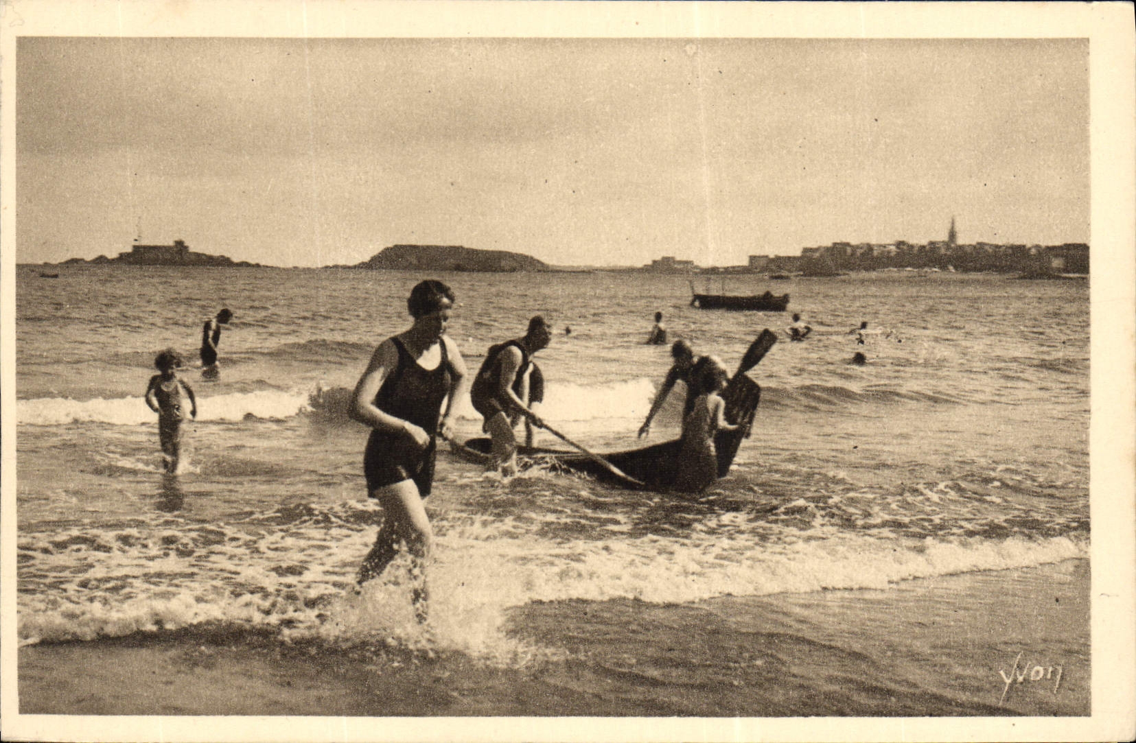 CPA Dinard Saint Malo Et Les Beys Vus De La Plage