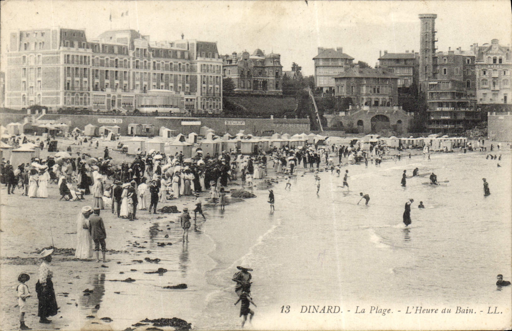 CPA Dinard La Plage L'Heure Du Bain