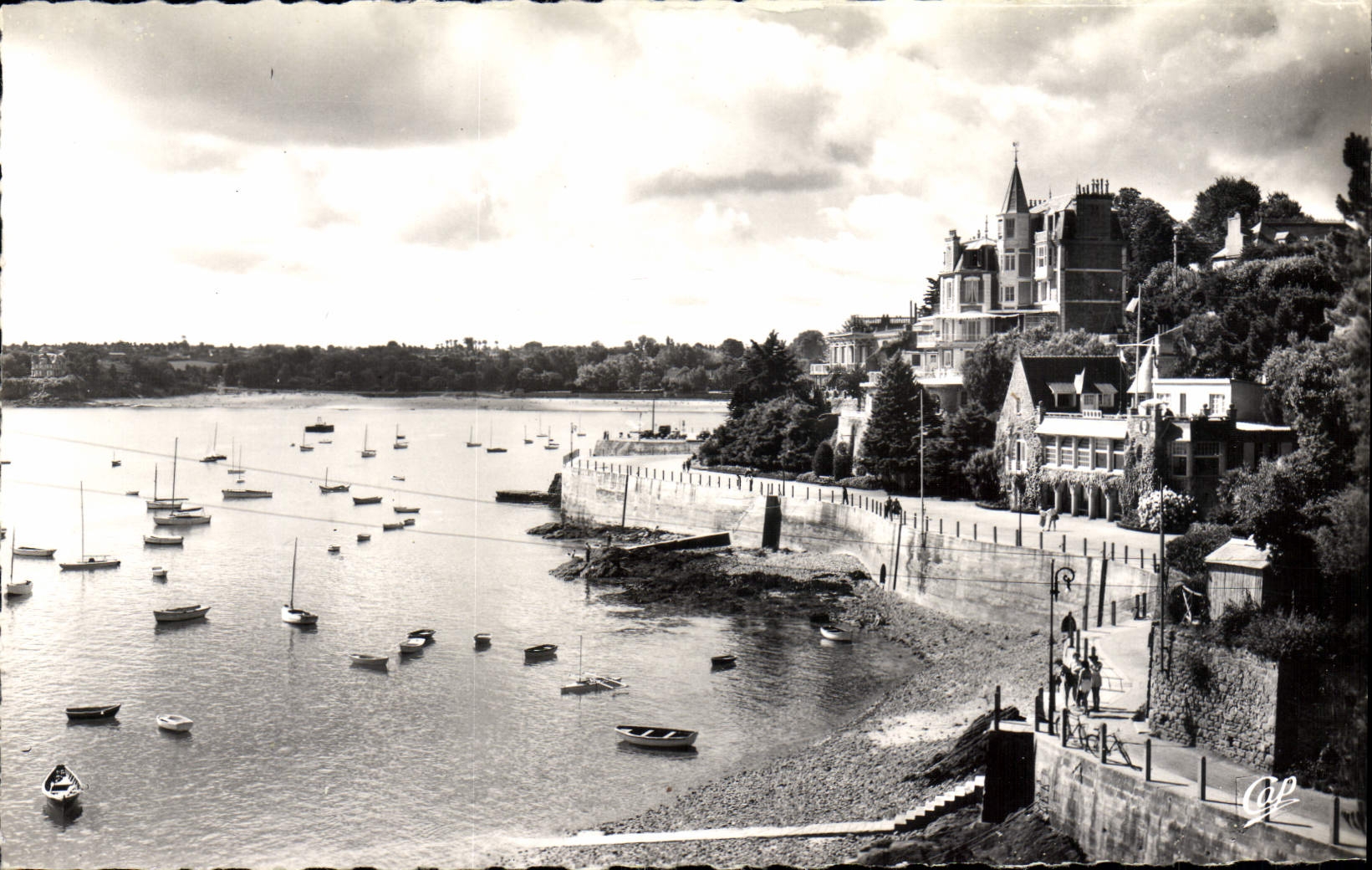 CPA Dinard Promenade Du Clair De Lune