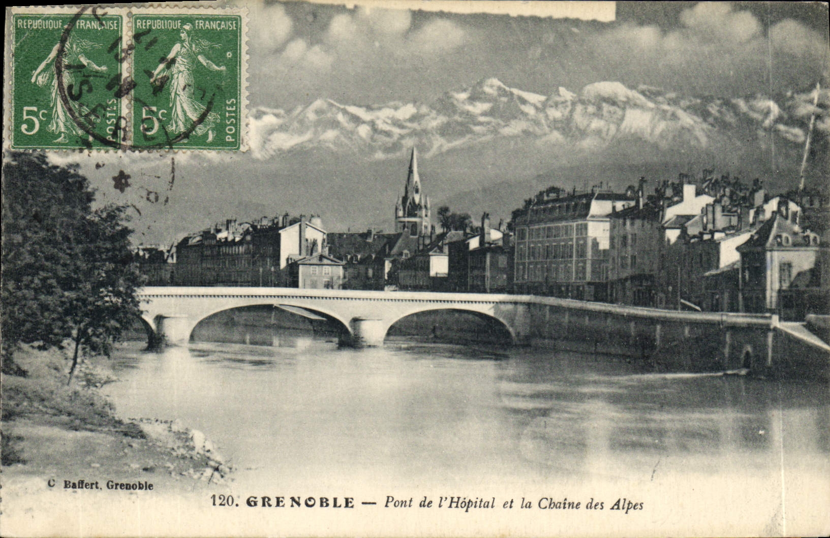 CPA Grenoble Pont De I'Hotpital Et La Chaine Des Alpes