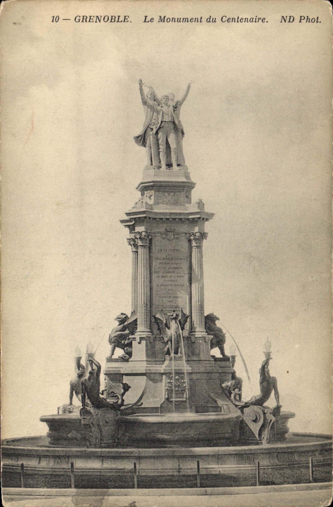 CPA Grenoble Le Monument Du Centenaire