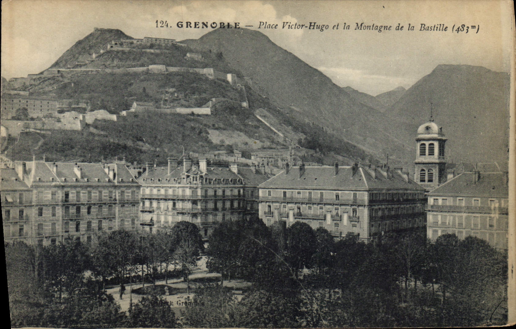 CPA Grenoble Place Victor Hugo Et La Montagne De La Bastille