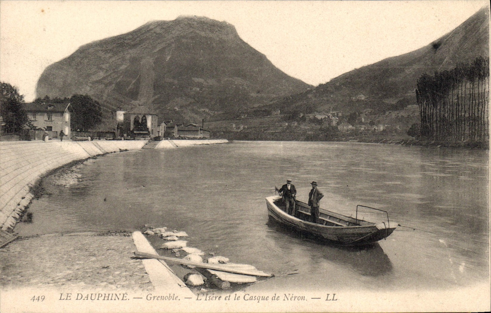 CPA Grenoble L'Isere Et Le Casque De Neron