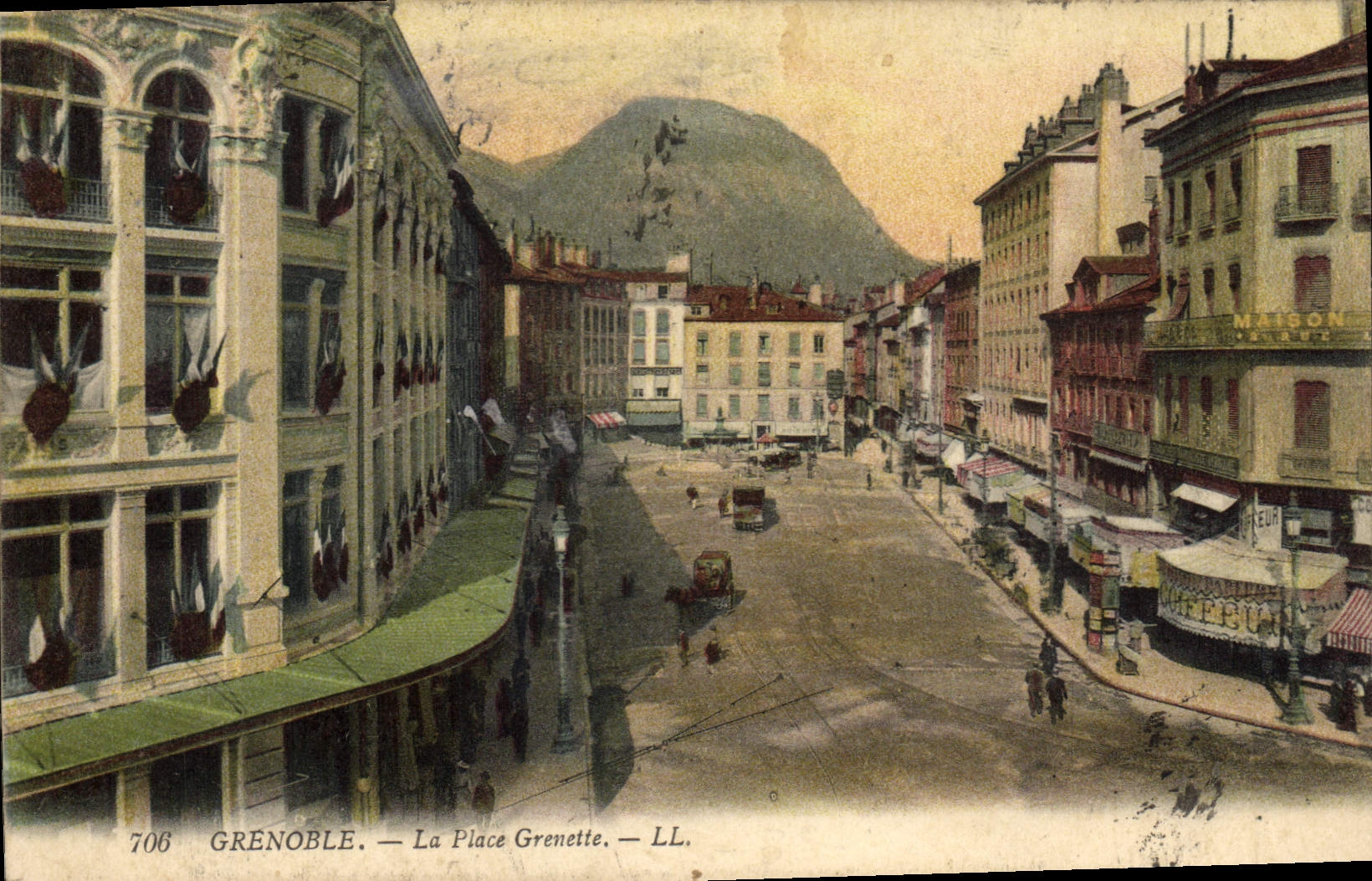 CPA Grenoble La Place Grenette