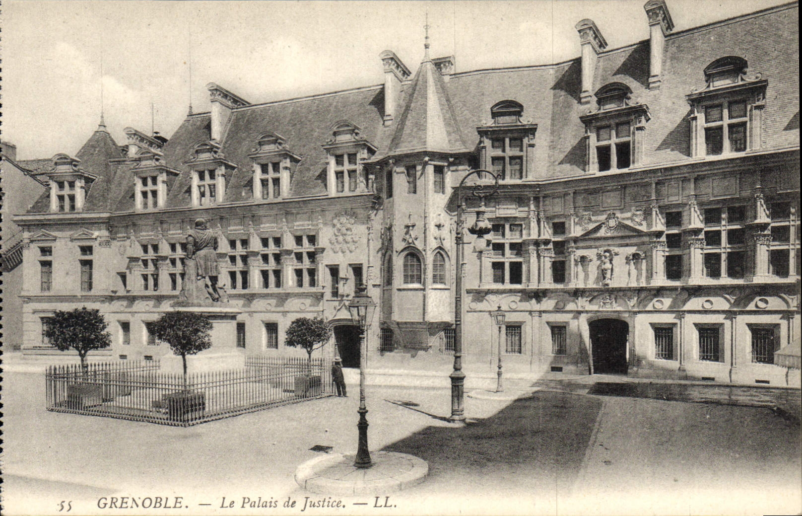 CPA Grenoble Le Palais De Justice