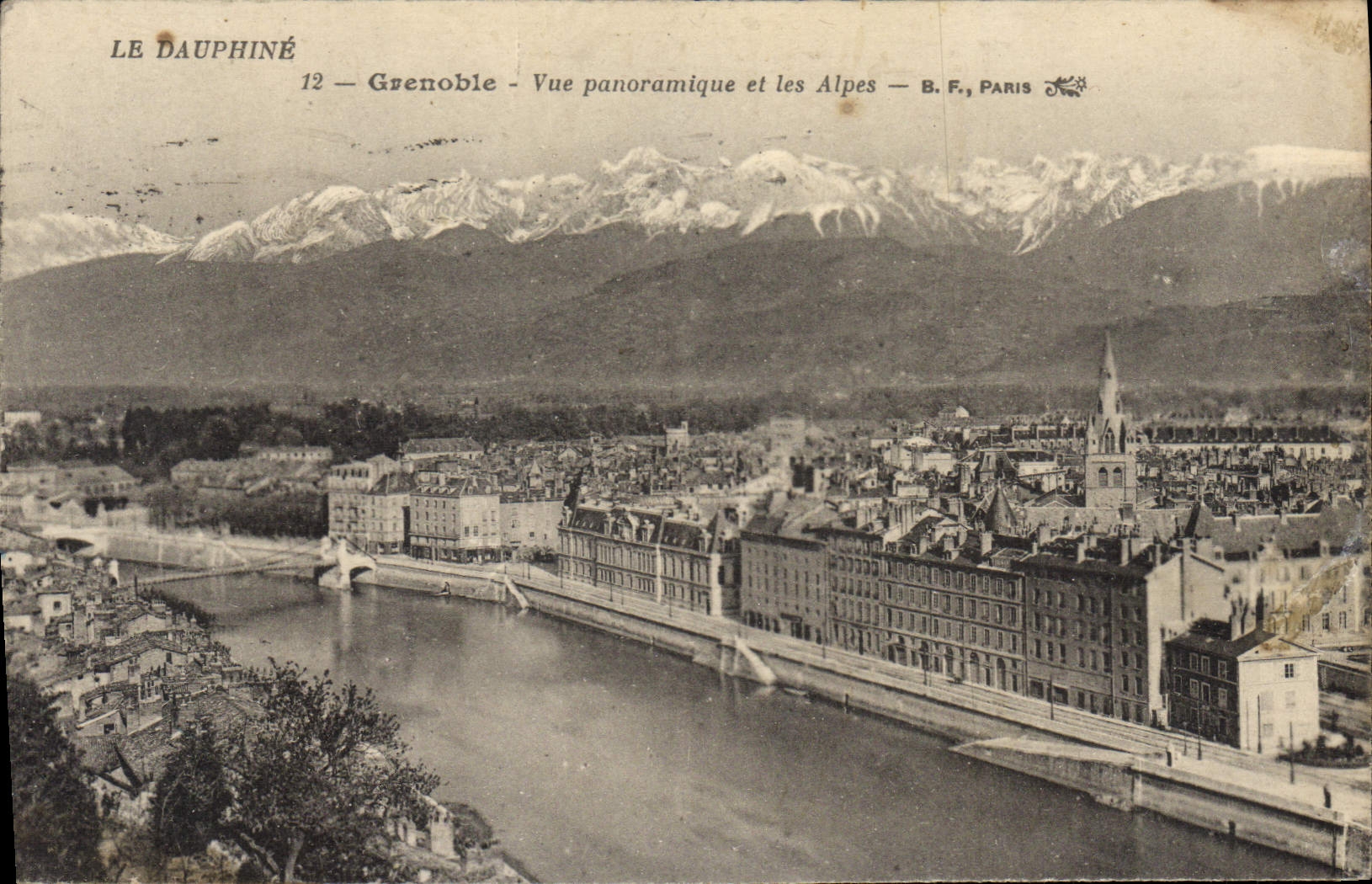 CPA Grenoble Vue Panoramique Et Les Alpes
