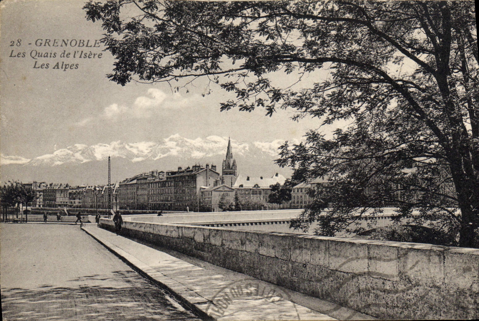 CPA Grenoble Les Quais De I'Isere Les Alpes