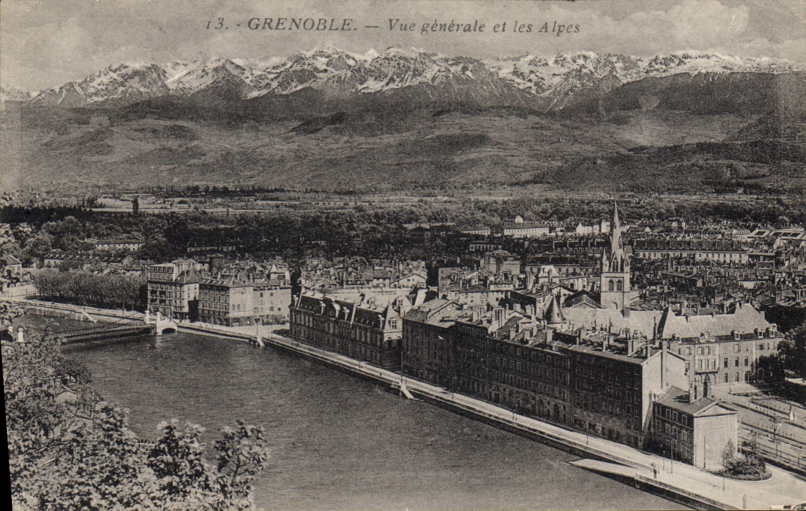 CPA Grenoble Vue Generale Et Les Alpes