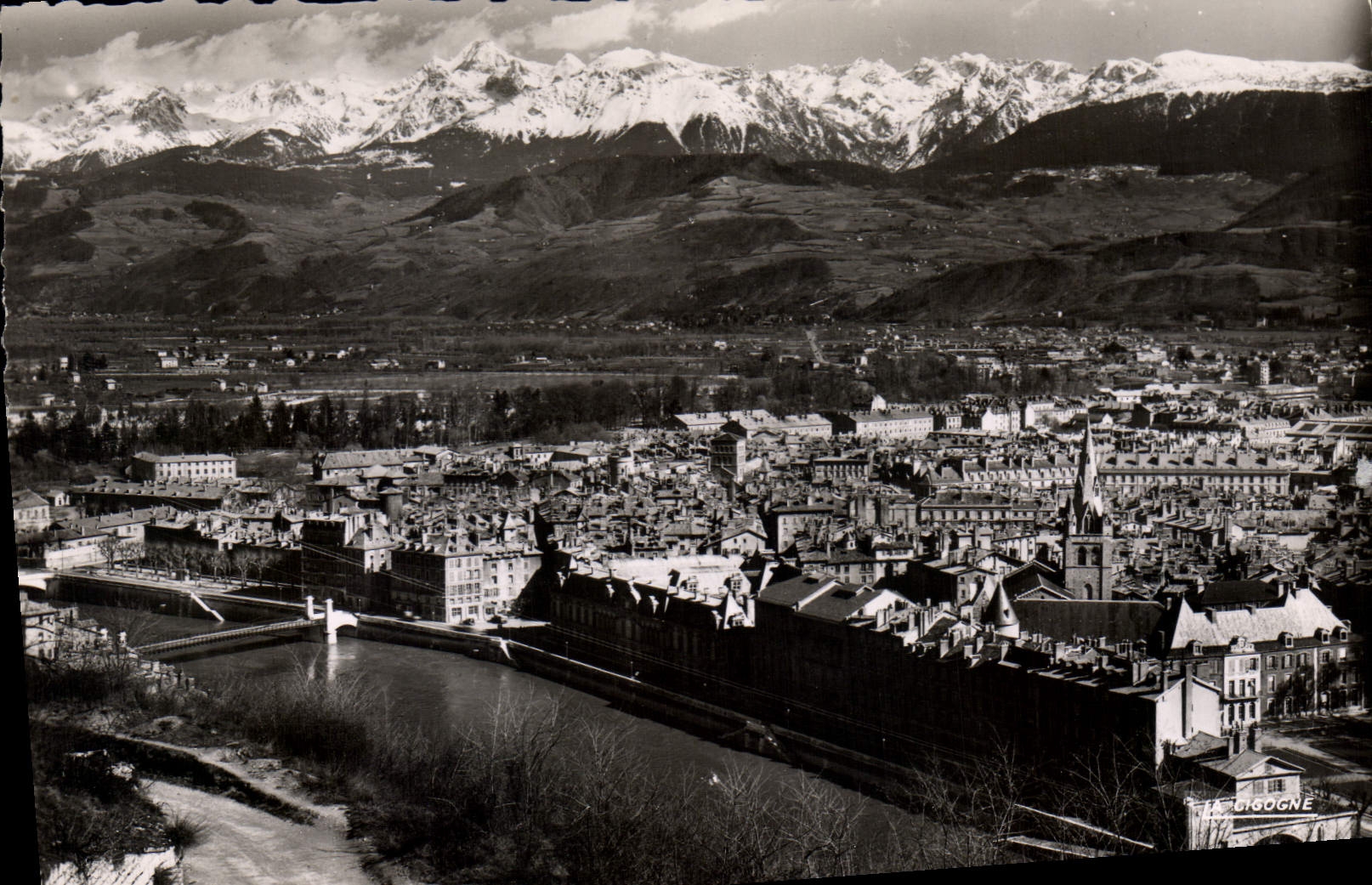 CPA Grenoble Vue Generale Et La Chaine De Belledonne