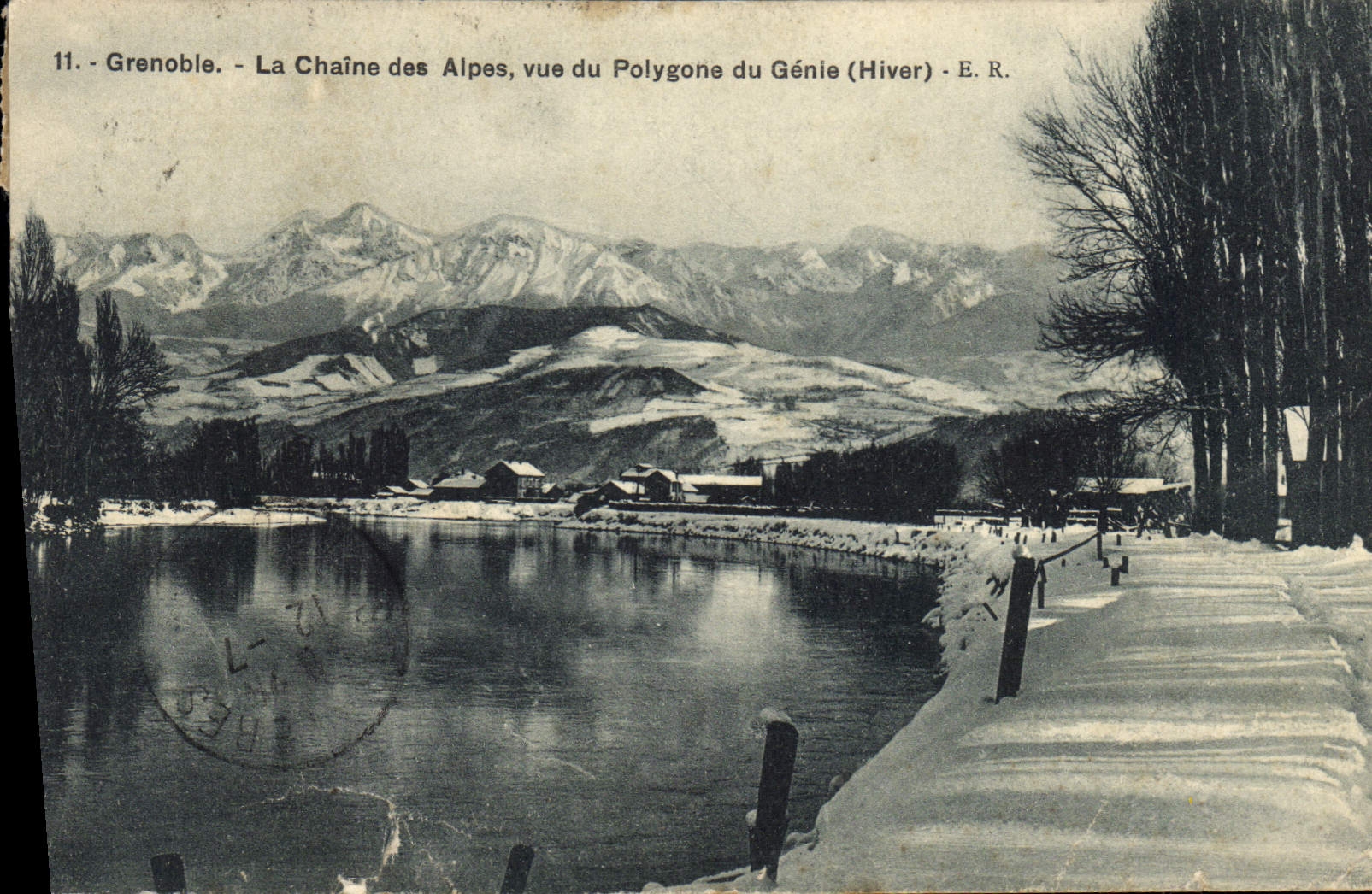 CPA Grenoble La Chaine Des Alpes Vue Du Polygone Du Genie