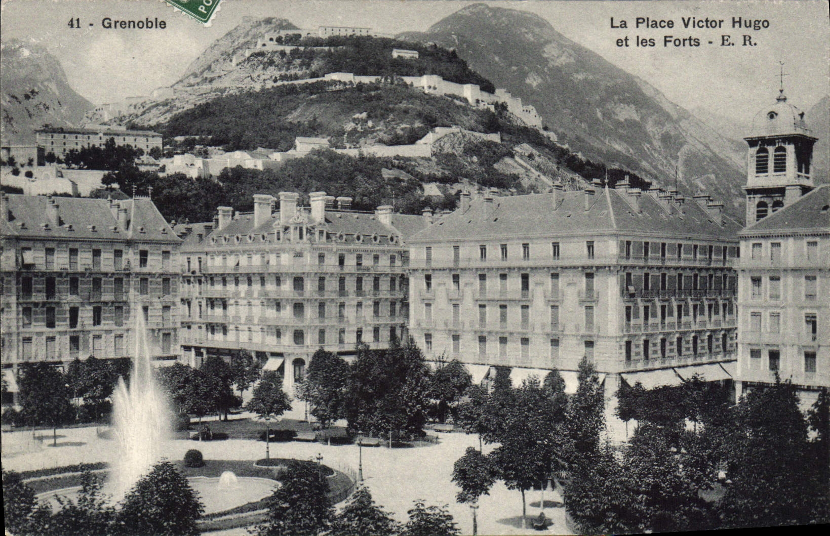 CPA Grenoble La Place Victor Hugo Et Les Forts