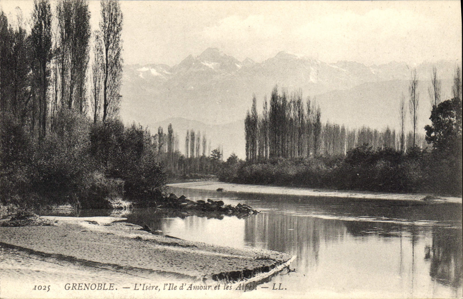 CPA Grenoble L'Isere I'Ile D'Amour Et Les Alpes
