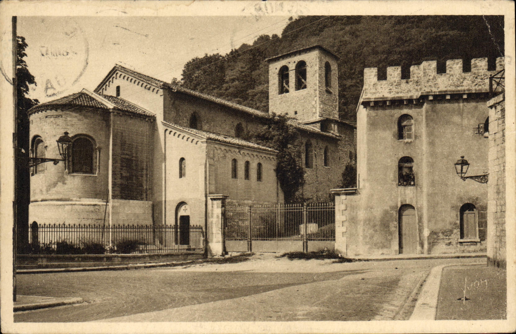 CPA Grenoble L'Eglise Saint Laurent