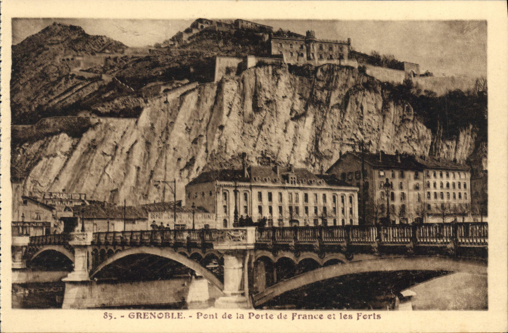 CPA Grenoble Pont De La Porte De France Et Les Forts