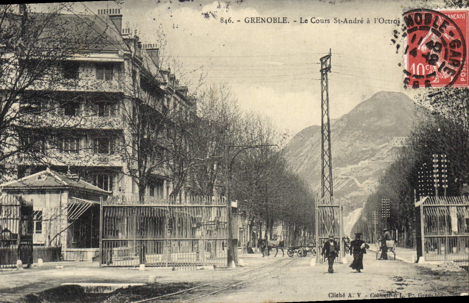 CPA Grenoble Le Cours St Andre A I'Octroi