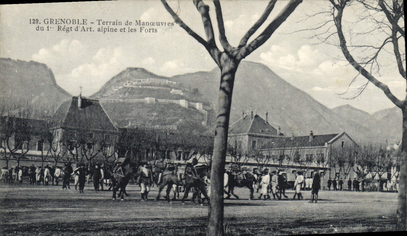 CPA Grenoble Terrain De Manœuvres du 1er régiment d'artillerie alpine