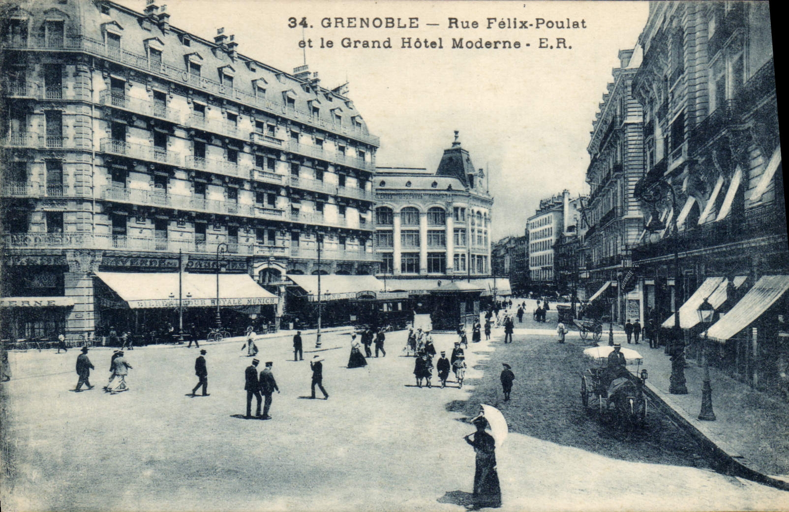 CPA Grenoble Rue Felix Poulat Et Le Grand Hotel