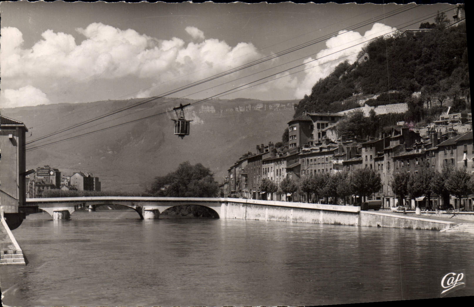 CPA Grenoble L'Isere Et Le Teleferique
