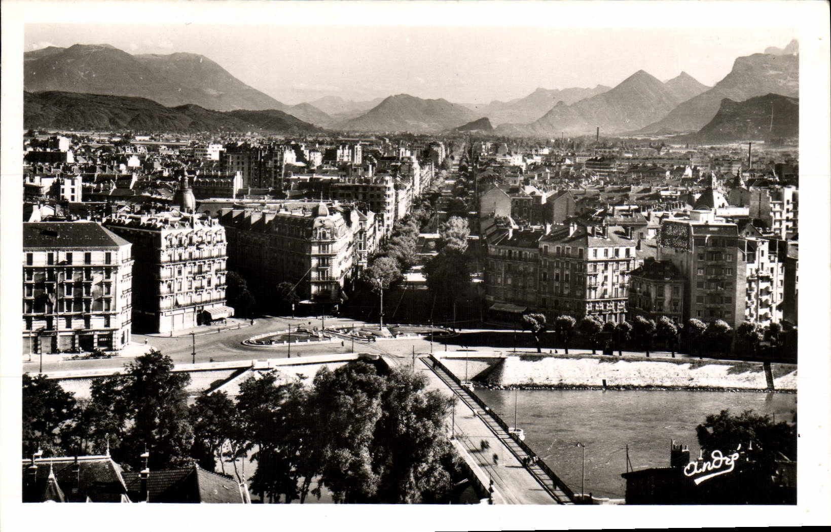 CPA Grenoble Vue Generale Et Le Cours Jean Jaures