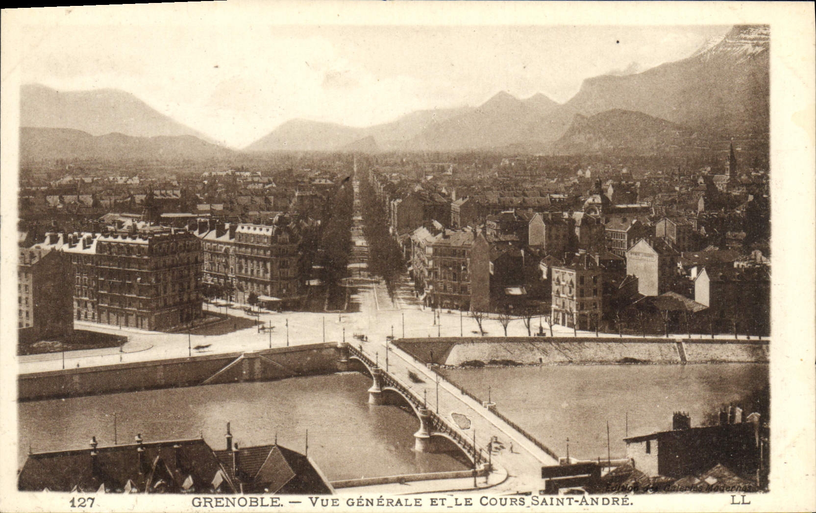 CPA Grenoble Vue Generale Et Le Cours Saint Andre